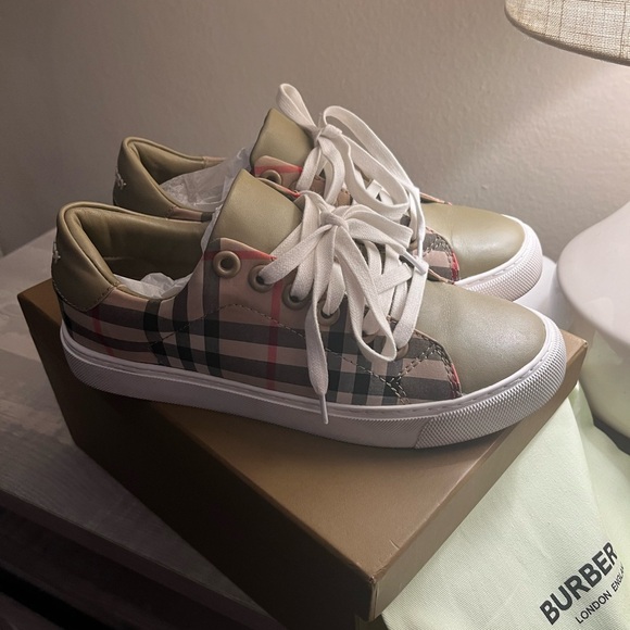 Women’s Burberry Sneakers - Picture 1 of 10